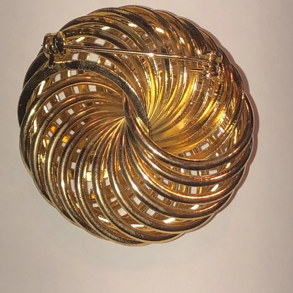 Vintage Gold Tone Round Spiral Boho Brooch